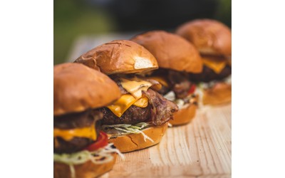 Bacon Cheeseburger στο Barbecue Bacon Cheeseburger στο Barbecue