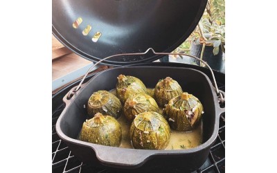 Γεμιστά κολοκυθάκια στο Dutch Oven Γεμιστά κολοκυθάκια στο Dutch Oven