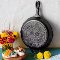 Μαντεμένιο Τηγάνι Sugar Skull Skillet 26,04 Εκ. - Lodge Μαντεμένιο Τηγάνι Sugar Skull Skillet 26,04 Εκ. - Lodge